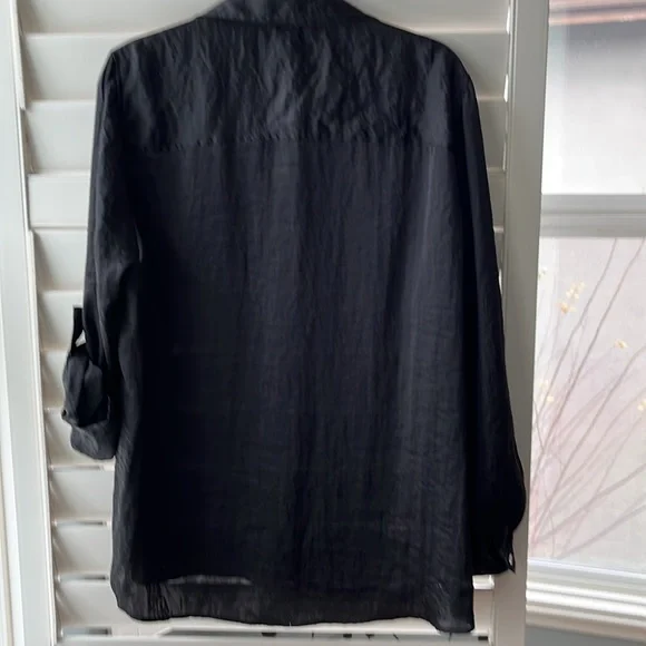 Michael Kors black satiny button down women’s size 1X shirt. Silver butt… - Picture 6 of 6